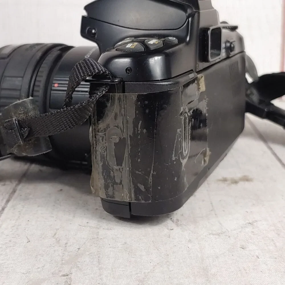 UNTESTED - Nikon N6006 AF Film Camera w/ Lens and Flash - PARTS OR REPAIR